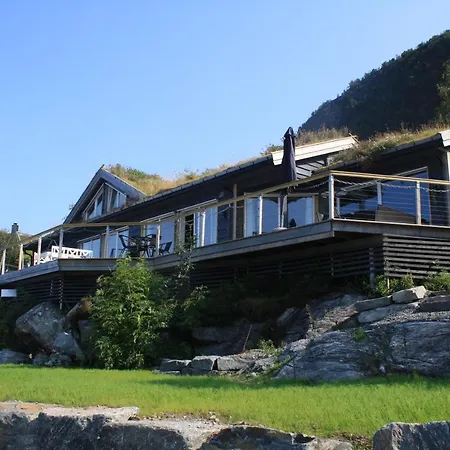 Smastranda Fjord Lodge Aheim Exterior photo